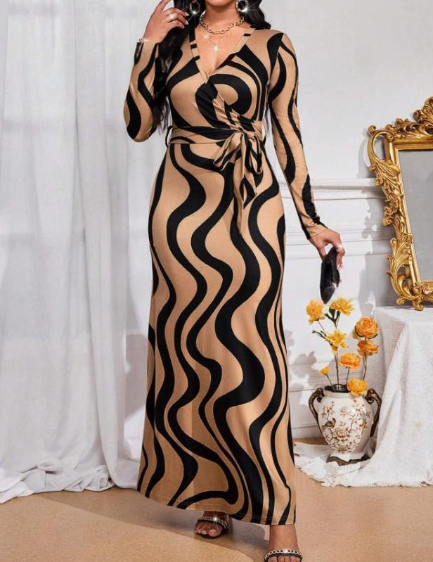 V-Neck Geo-Metric Designed Long Sleeve Maxi Dress